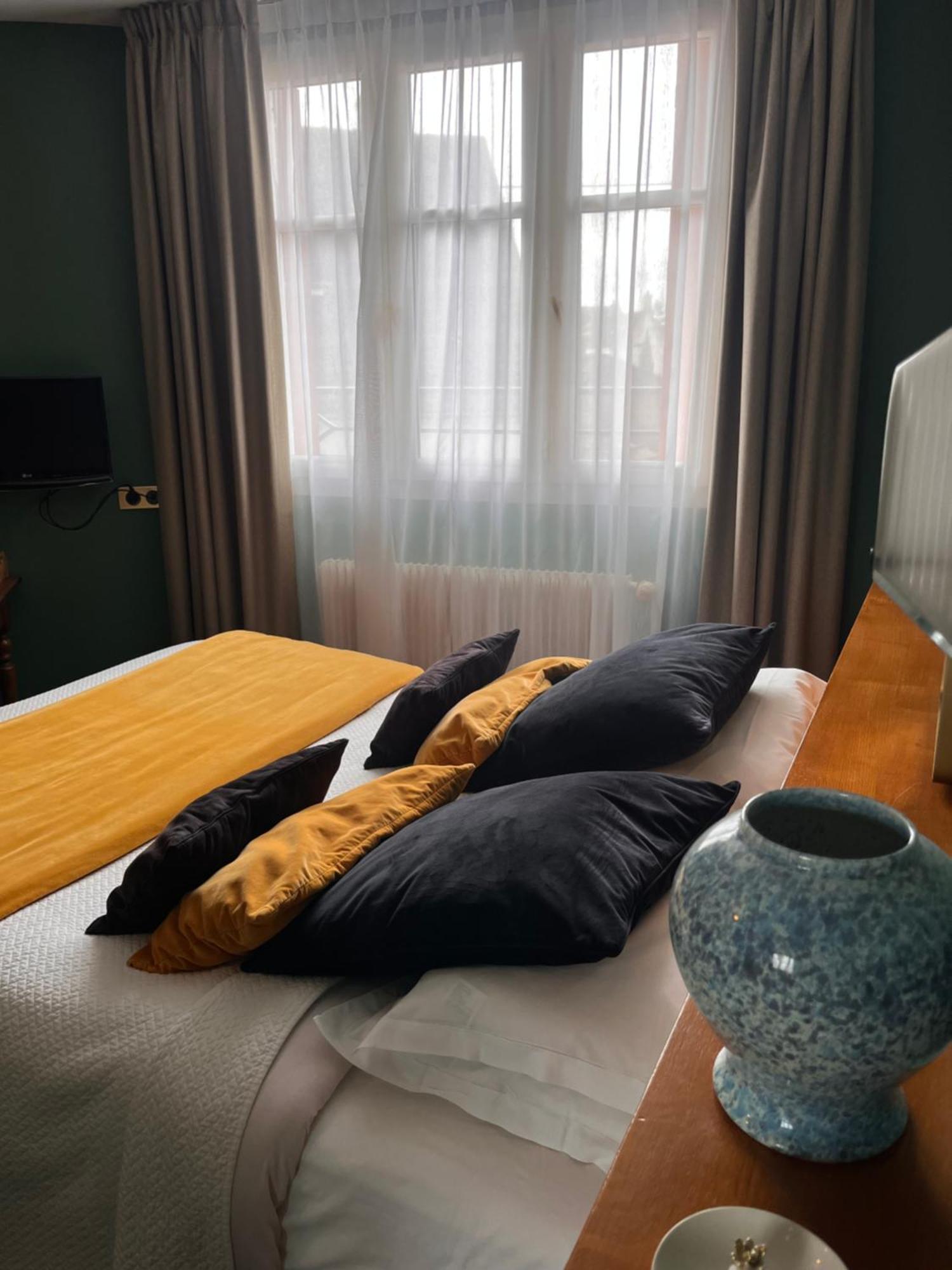Le Temeraire Hotel Charolles Ngoại thất bức ảnh